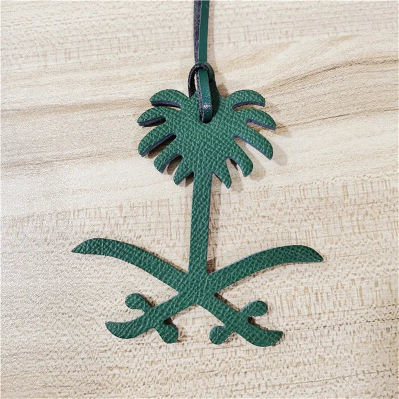 Alirattan New Trendy Genuine Leather Eagle Keychain Date Palm Camel Star Luxury Pendant Charm Accessories Character Coconut Tree